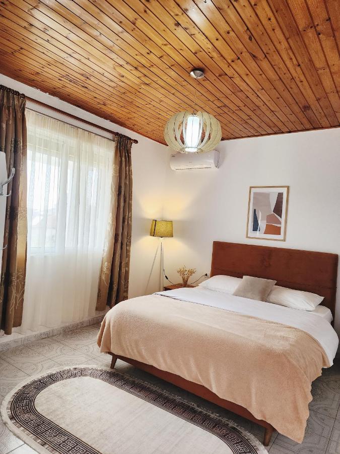 Mia Guest House - Entire Home With Balcony & Garden Divjake Extérieur photo